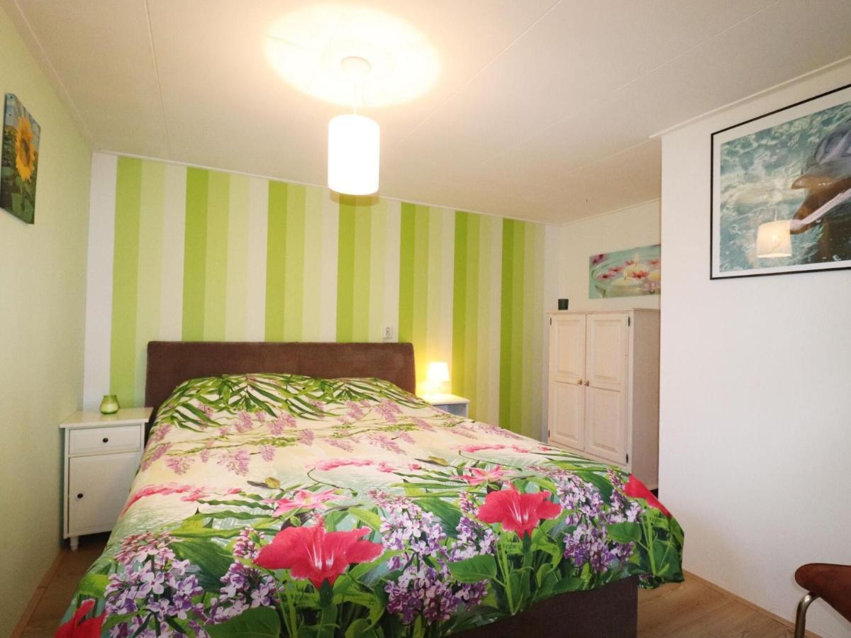 Fine Holiday Home In Donkerbroek 外观 照片